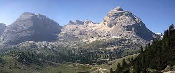 Escursione Forcella Medesc - Sas de la Crusc Escursione Forcella Medesc - Sas de la Crusc